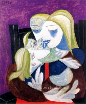 Pablo Picasso Painting - Mujer y niño María Teresa y Maya 1938 Pablo Picasso